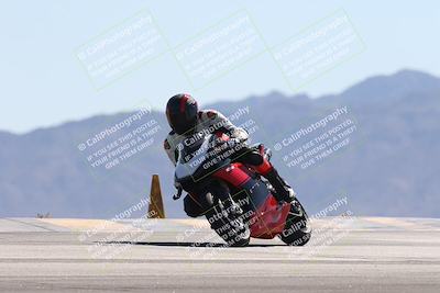 media/Oct-13-2025-Moto Forza (Mon) [[a66d839500]]/3-B Group/Session 4 (Turn 9)/